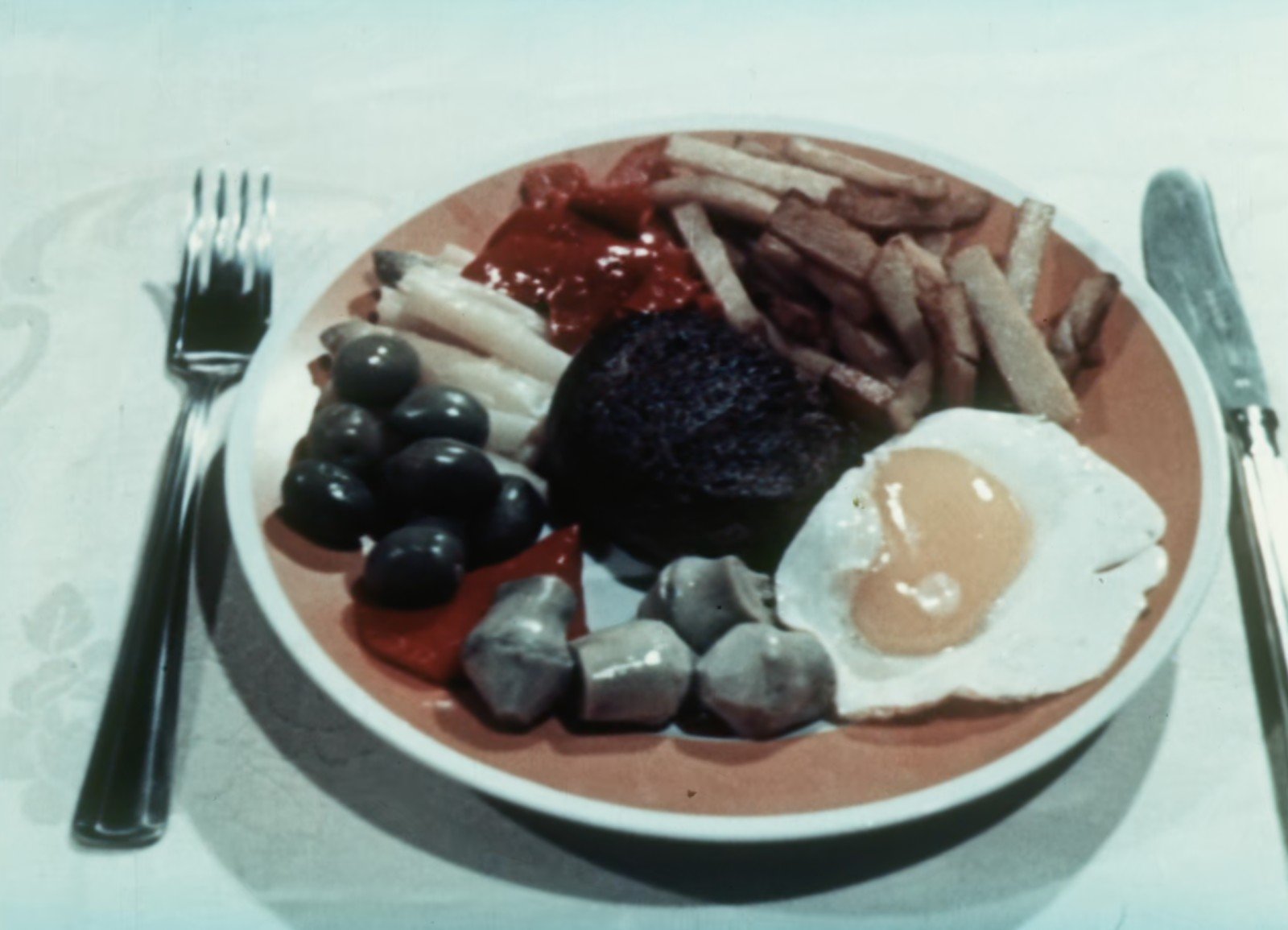 From the film <b><i>A Festive Lunch</i></b> (dir. Vladimír Voves). Source Ji.hlava IDFF