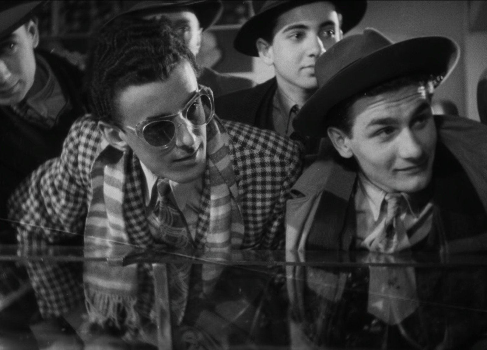 From the film <b><i>People and Sausages</i></b> (dir. Pavel Blumenfeld). Source Ji.hlava IDFF