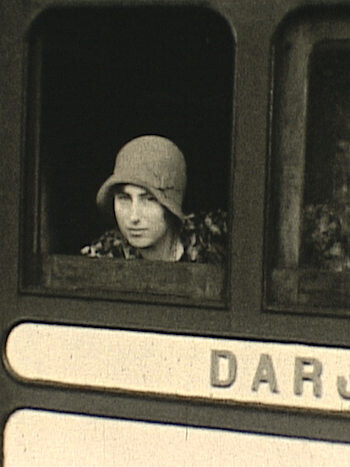 On early female travellers and their travelogues